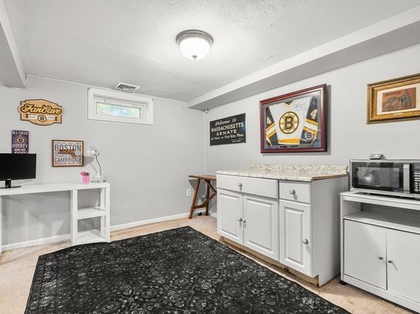 20 Robin Hood Lane, Billerica MA 01821
