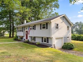 20 Robin Hood Lane, Billerica MA 01821