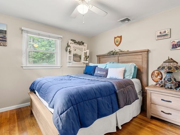 20 Robin Hood Lane, Billerica MA 01821
