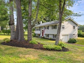 20 Robin Hood Lane, Billerica MA 01821