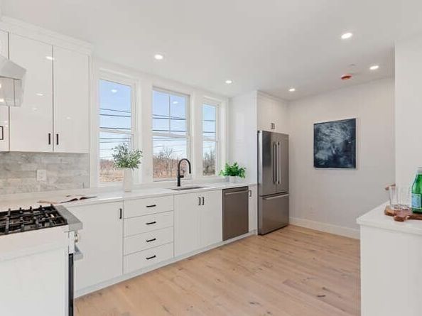 654 Mystic Ave, Somerville MA 02145
