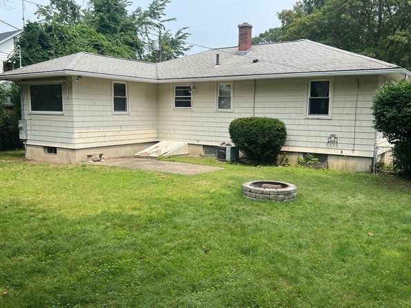 4 Harold St, Worcester MA 01604