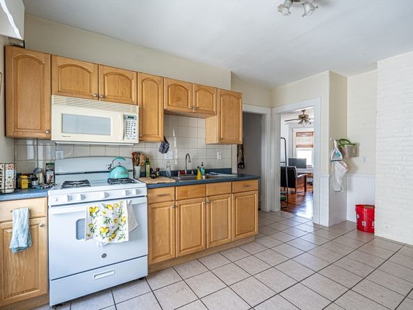 242 Belgrade Ave, Boston MA 02131