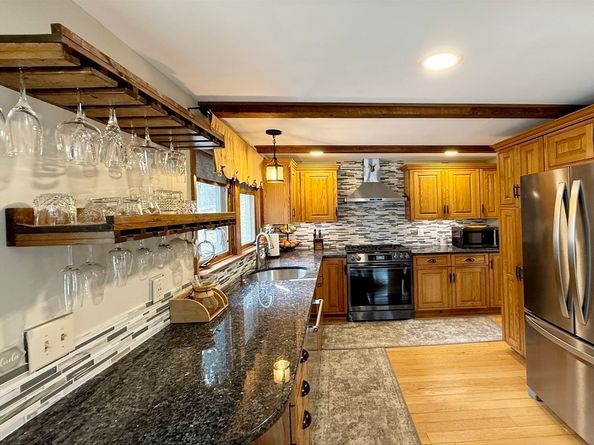 28 Wareham, Carver MA 02330