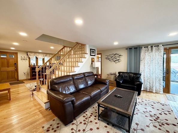 28 Wareham, Carver MA 02330