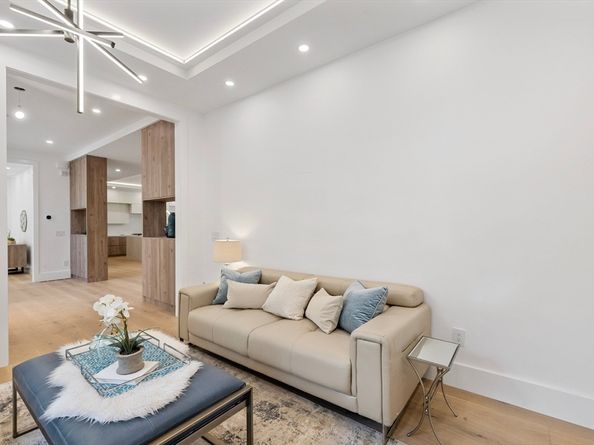 8 Blueberry Lane, Lexington MA 02420