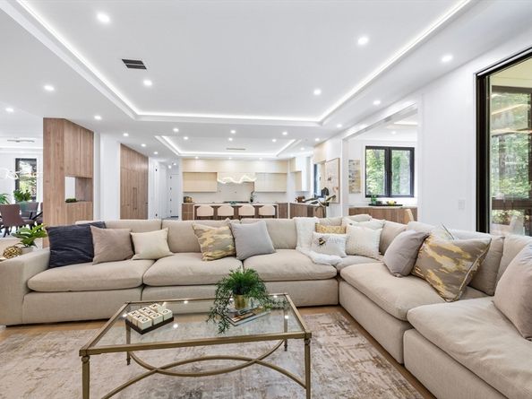8 Blueberry Lane, Lexington MA 02420