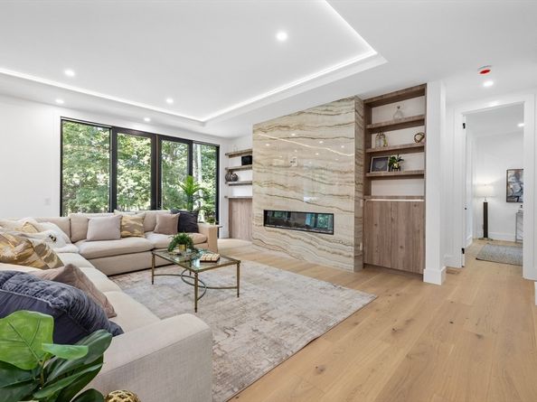 8 Blueberry Lane, Lexington MA 02420