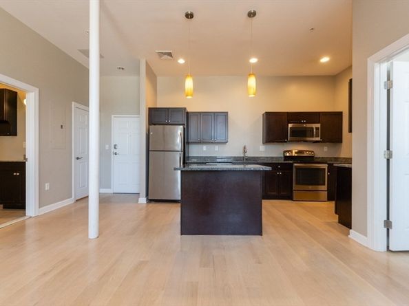 670-672 High Street 3, Westwood MA 02090