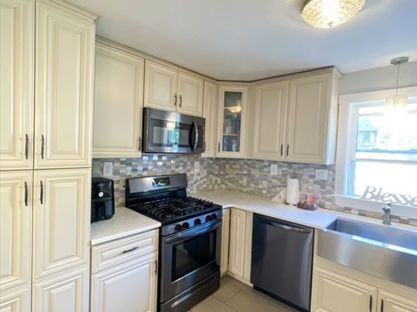 814 Washington St, Canton MA 02021