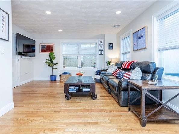 105 Green Street 4, Marblehead MA 01945