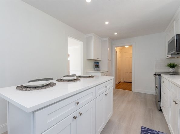 5 Grayson, Newton MA 02462
