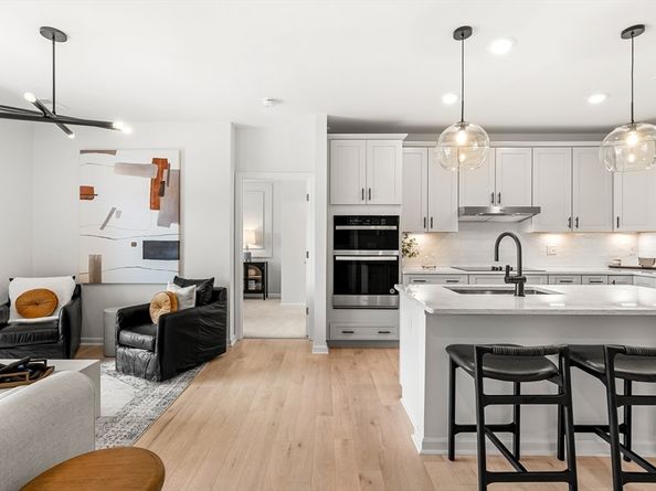 6 Stratton Drive 310, Woburn MA 01801