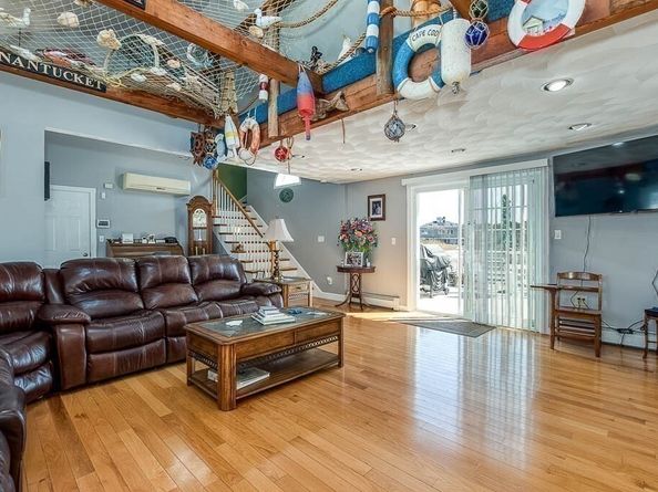 26 Washington Dr, Wareham MA 02571