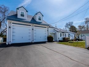 26 Washington Dr, Wareham MA 02571