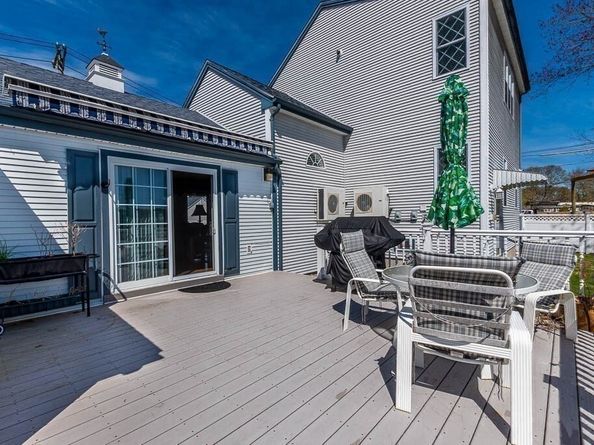 26 Washington Dr, Wareham MA 02571