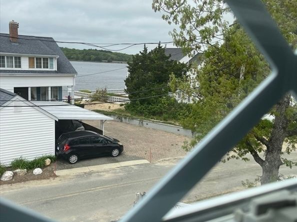 26 Washington Dr, Wareham MA 02571