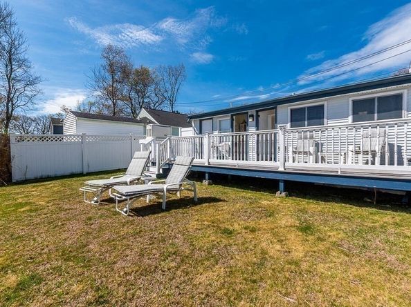 26 Washington Dr, Wareham MA 02571