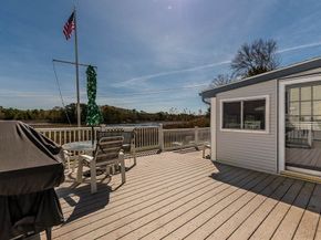 26 Washington Dr, Wareham MA 02571