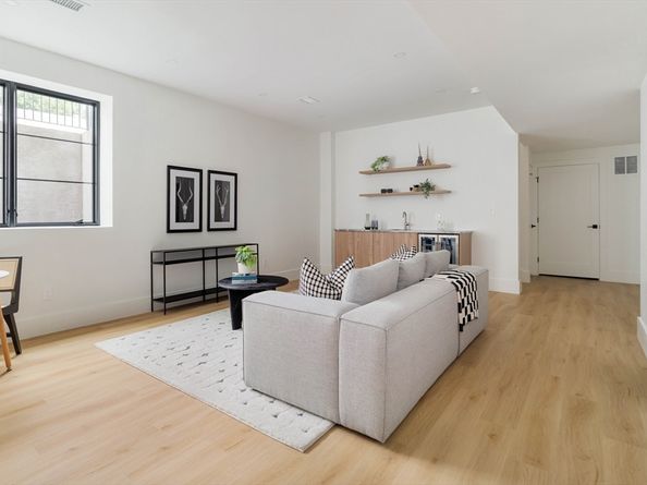 3 Ashmont Ave 3, Newton MA 02458