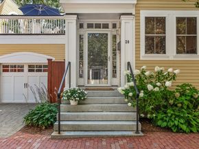 129 Merrimac St 20, Newburyport MA 01950