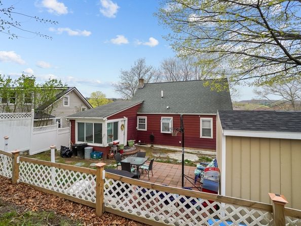 32 Indian Lake Pkwy, Worcester MA 01605