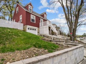 32 Indian Lake Pkwy, Worcester MA 01605