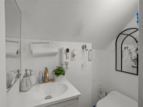 32 Indian Lake Pkwy, Worcester MA 01605