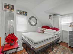 32 Indian Lake Pkwy, Worcester MA 01605