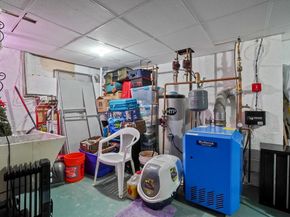 32 Indian Lake Pkwy, Worcester MA 01605