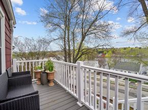 32 Indian Lake Pkwy, Worcester MA 01605