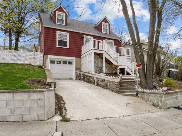 32 Indian Lake Pkwy, Worcester MA 01605