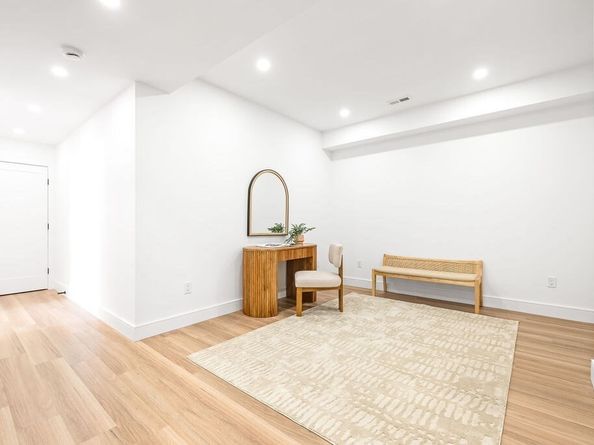 1597 Centre St. 1, Newton MA 02461