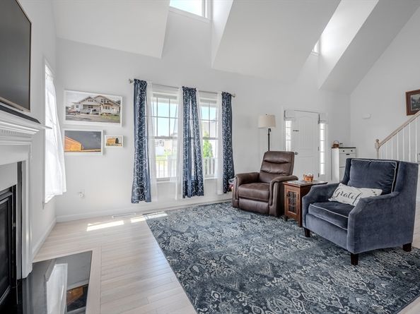 64 Pratt Ave, Bridgewater MA 02324