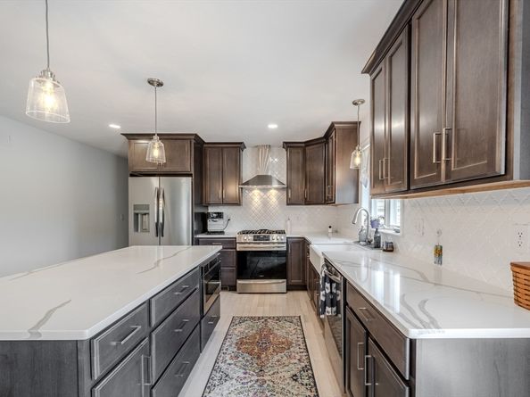 64 Pratt Ave, Bridgewater MA 02324