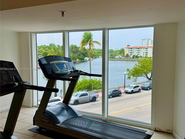 2401 Collins Ave 611, Miami Beach FL 33140