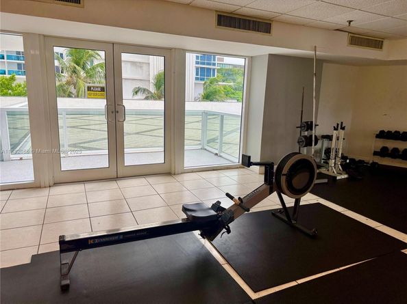 2401 Collins Ave 611, Miami Beach FL 33140