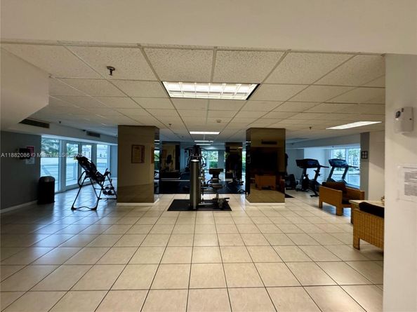 2401 Collins Ave 611, Miami Beach FL 33140