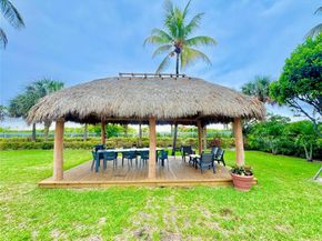2401 Collins Ave 611, Miami Beach FL 33140