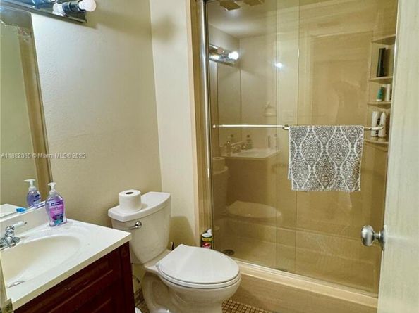 2401 Collins Ave 611, Miami Beach FL 33140