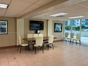 2401 Collins Ave 611, Miami Beach FL 33140
