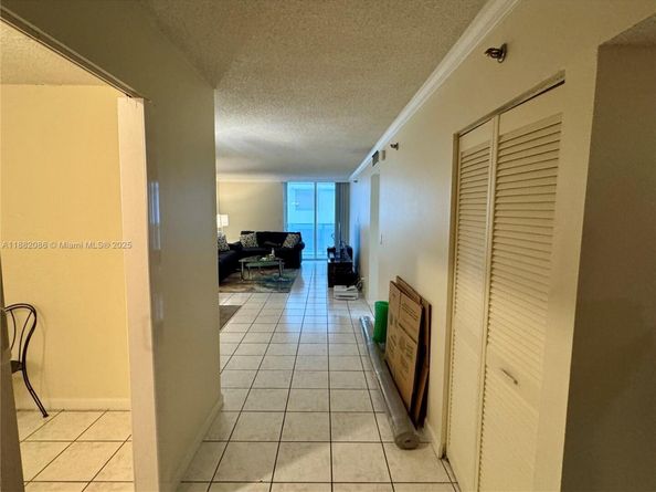 2401 Collins Ave 611, Miami Beach FL 33140