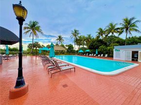 2401 Collins Ave 611, Miami Beach FL 33140
