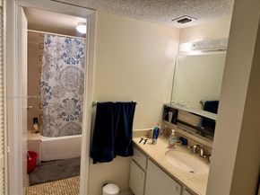 2401 Collins Ave 611, Miami Beach FL 33140