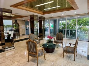 2401 Collins Ave 611, Miami Beach FL 33140