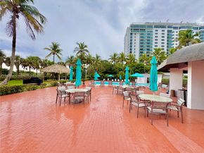 2401 Collins Ave 611, Miami Beach FL 33140