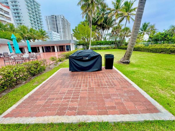 2401 Collins Ave 611, Miami Beach FL 33140