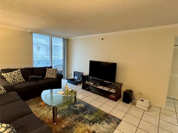 2401 Collins Ave 611, Miami Beach FL 33140