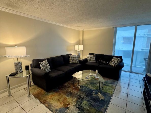 2401 Collins Ave 611, Miami Beach FL 33140