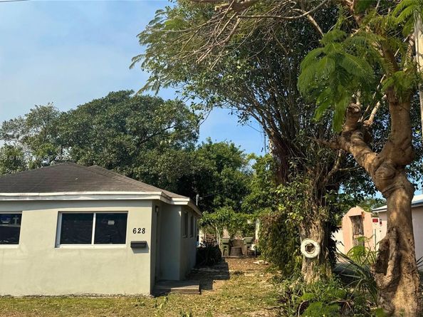 628 SW 8th Ave, Homestead FL 33030